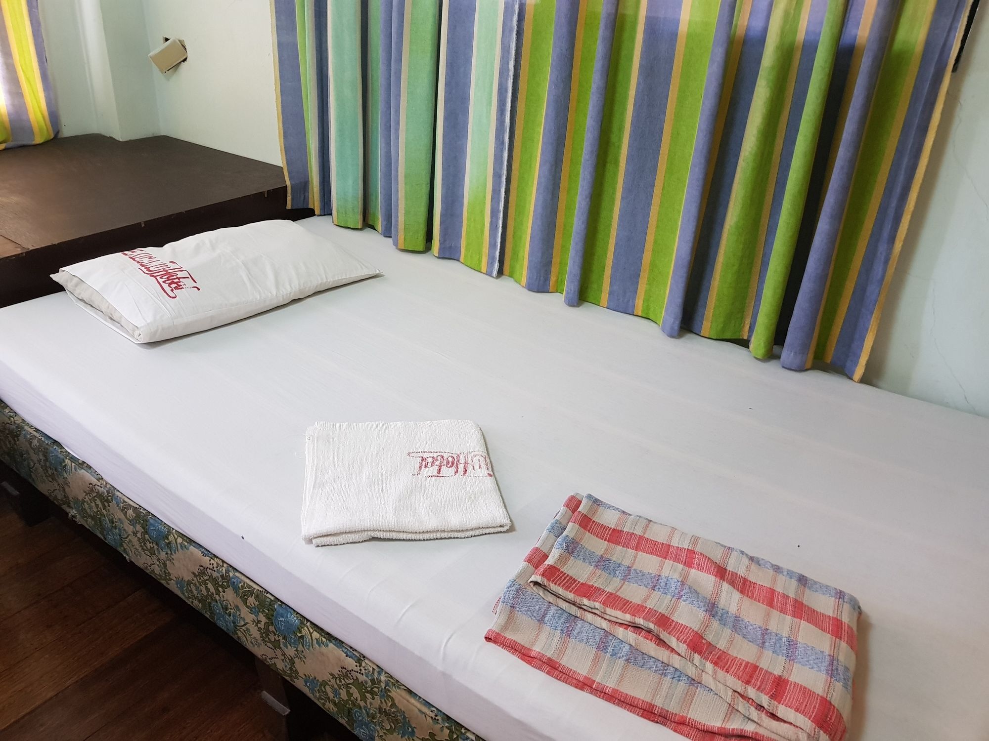 Texicano Hotel Main Laoag Esterno foto