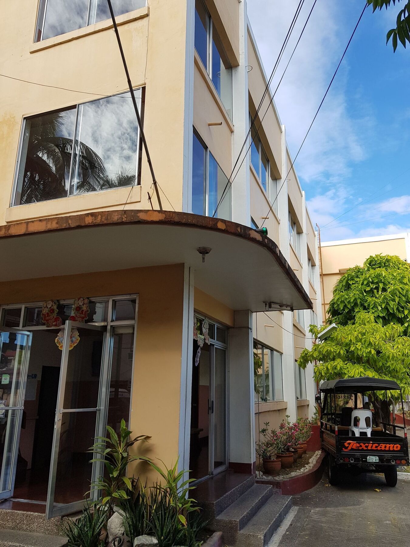 Texicano Hotel Main Laoag Esterno foto